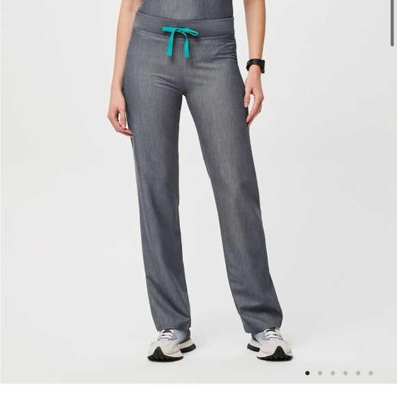 Figs Pants - FIGS Livingston Basic Scrub pants